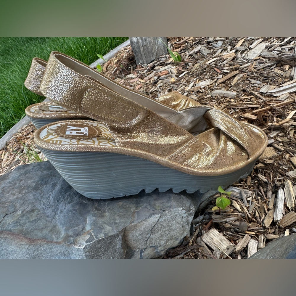 Fly London Yakin Women's Gold Slingback Heels size 41/9 - Picture 2 of 8